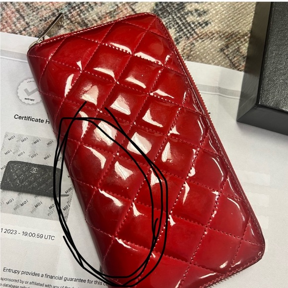 CHANEL Patent Quilted Brilliant
Zip Around Wallet Red - Picture 11 of 11